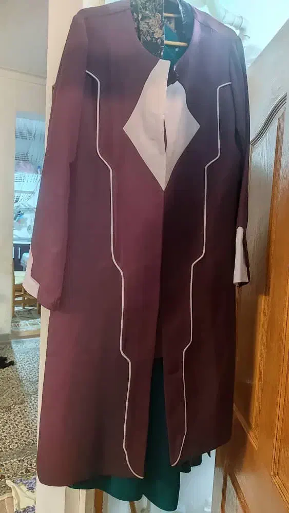 مانتو تمیز|لباس|رشت, نخودچر|دیوار