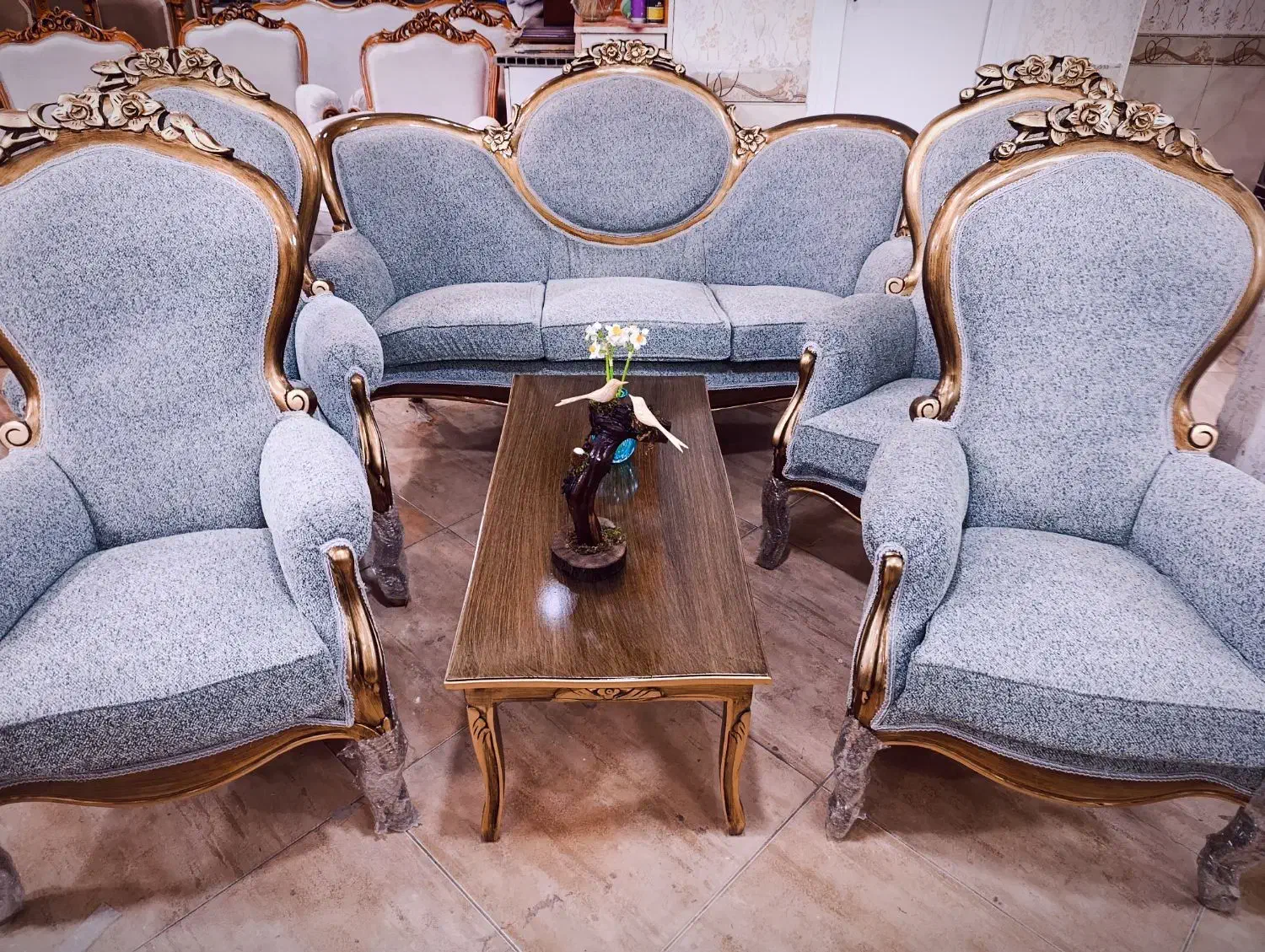 مبل های ظریف کلاسیک آکبند ۷نفره و ۹نفره|مبلمان خانگی و میز عسلی|کرمانشاه, |دیوار