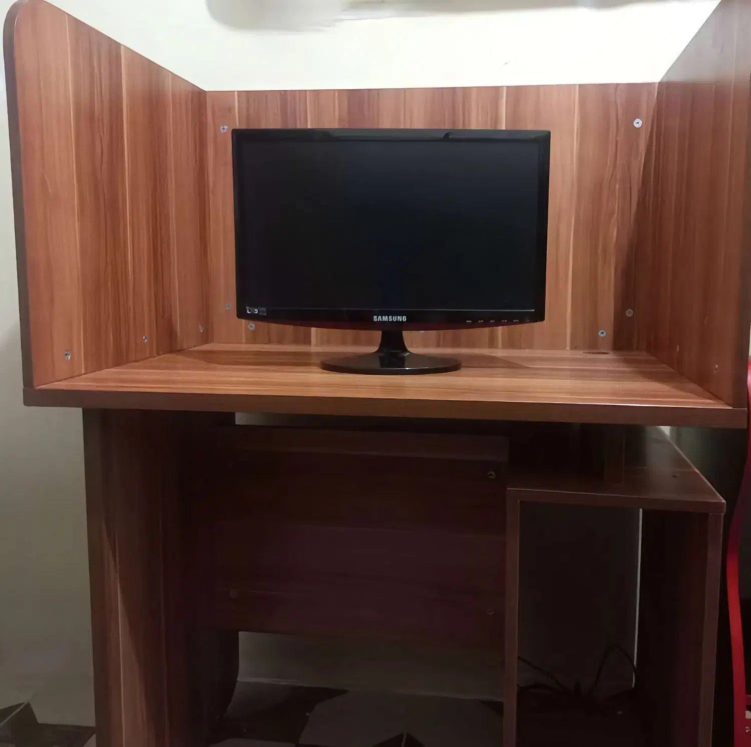 میز کامپیوتر|میز تحریر و کامپیوتر|شهریار, شهرک وائین|دیوار