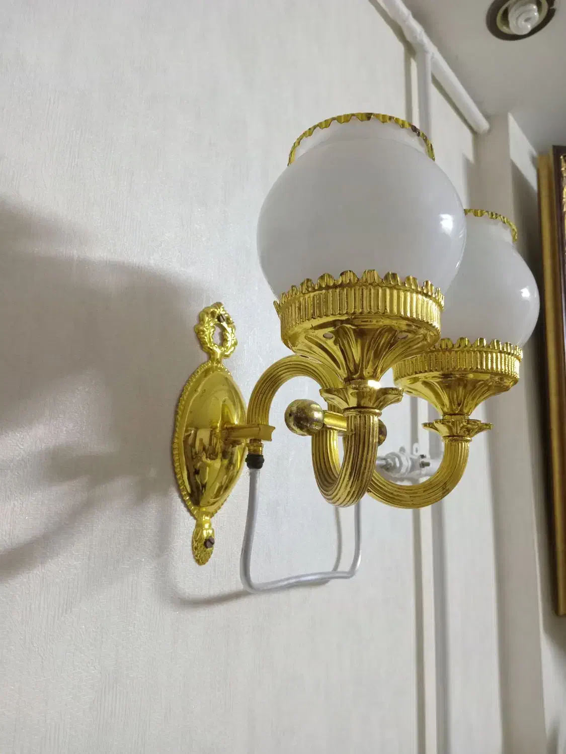 روشنایی گازی یع حبابش شکسته فقط|لوستر و چراغ آویز|قم, باجک سه|دیوار