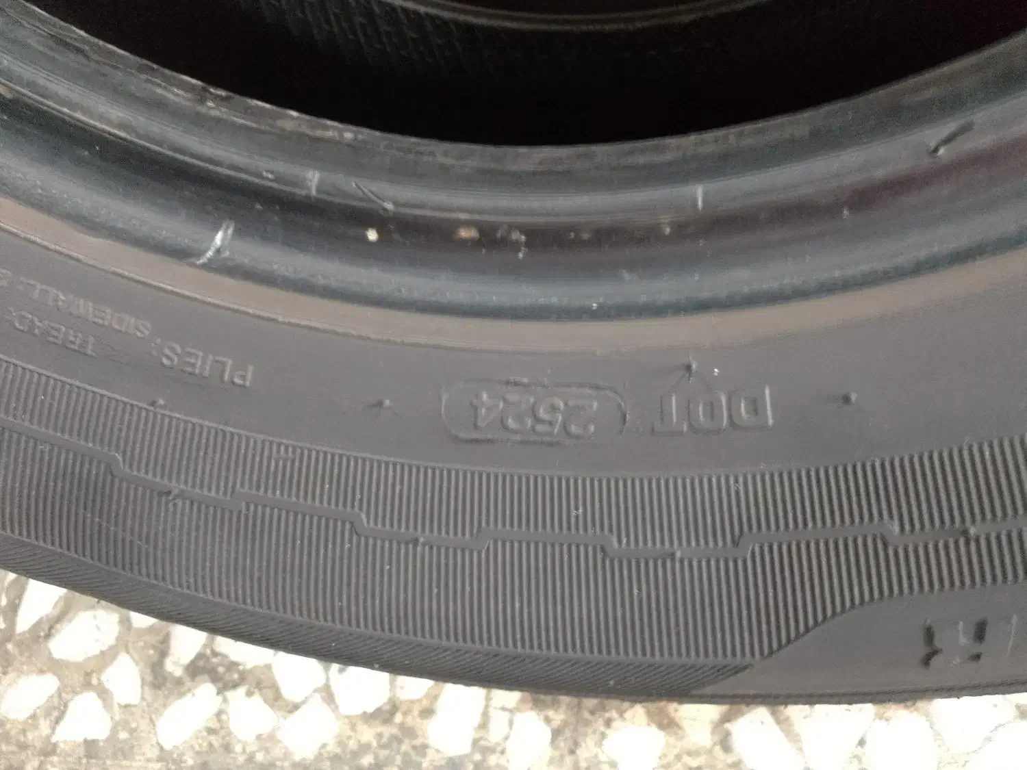 2عدد لاستیک مزدا وانت درحد نو|قطعات یدکی و لوازم جانبی|اهواز, منبع اب|دیوار