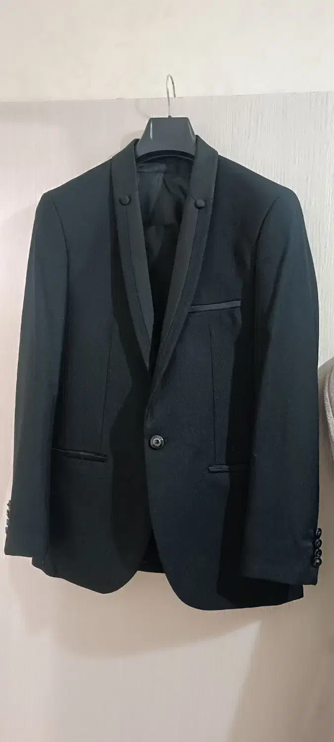 کت و شلوار|لباس|سبزوار, غرب نیروگاه|دیوار