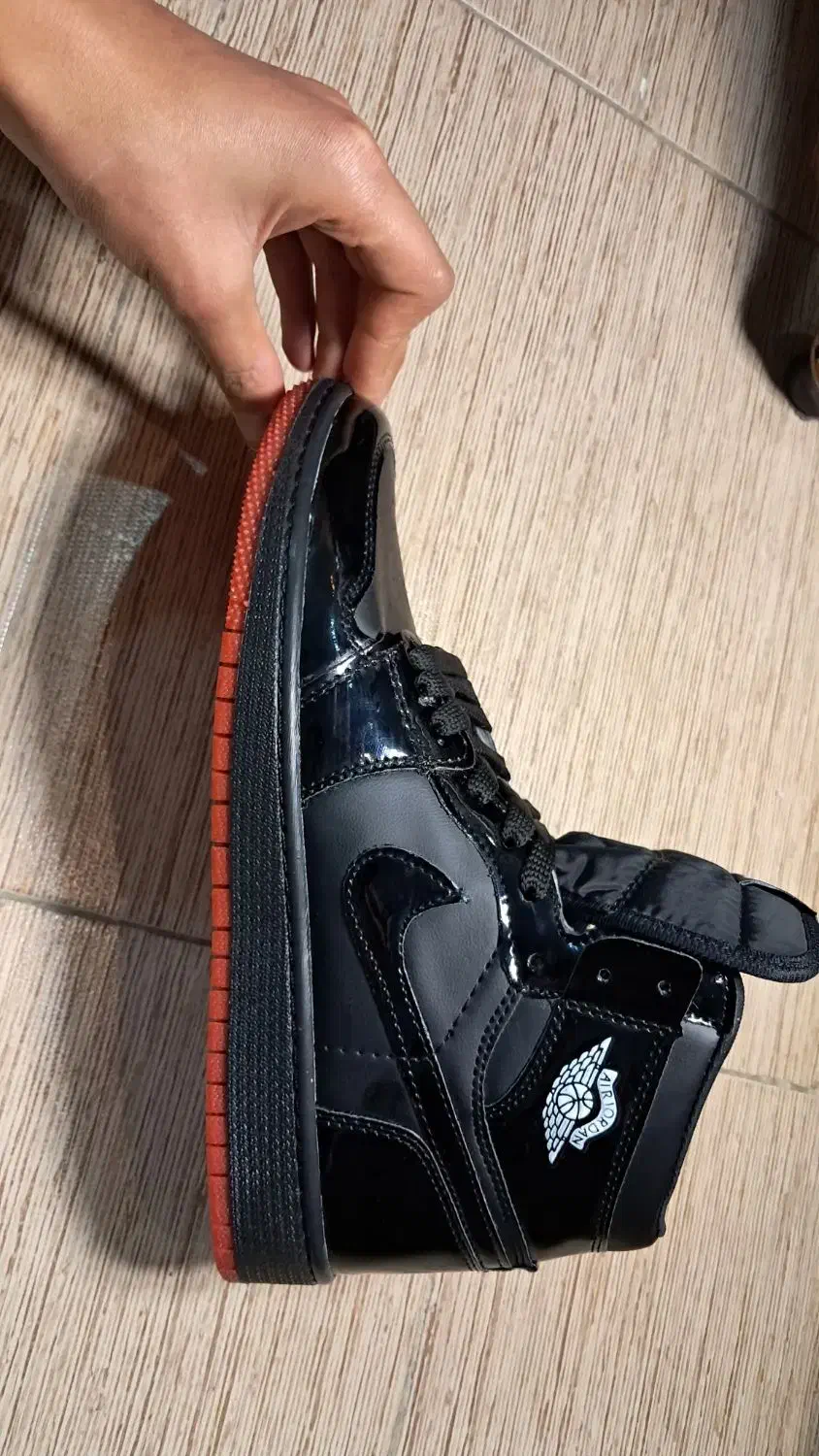 جردن مشکی قرمز|کیف، کفش، کمربند|اندیشه, اندیشه فاز ۳|دیوار