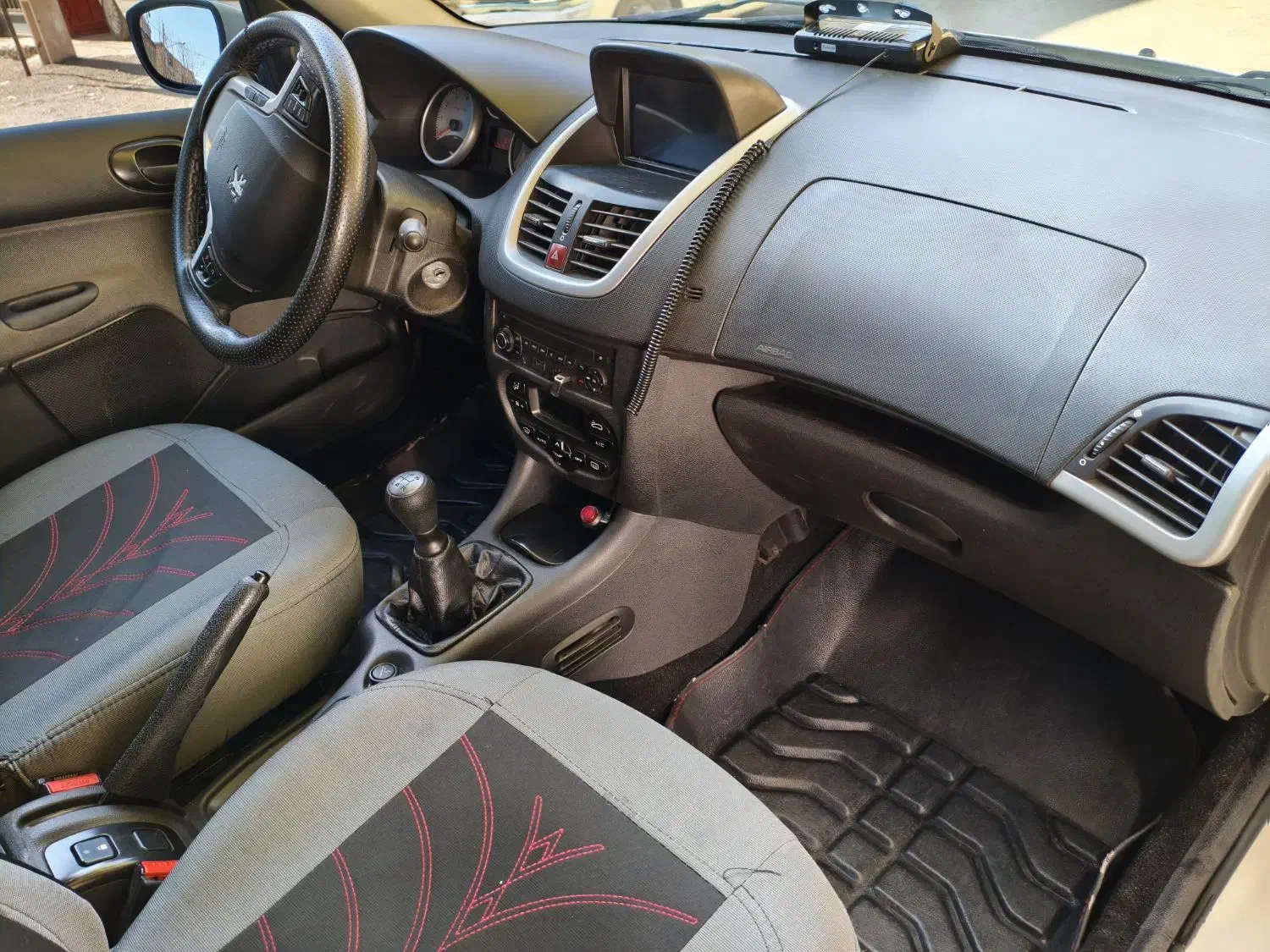 ۲۰۷ مدل ۴۰۱ سقف فلز معاوضه. الشتر|خودرو سواری و وانت|الشتر, |دیوار