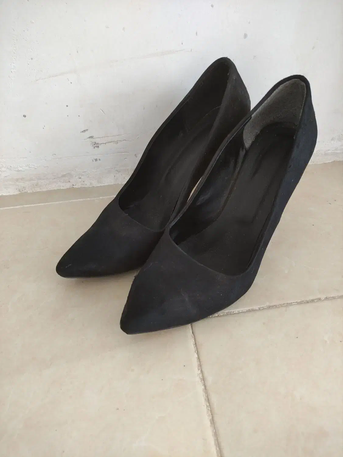 کفش مجلسی|کیف، کفش، کمربند|اسفراین, |دیوار