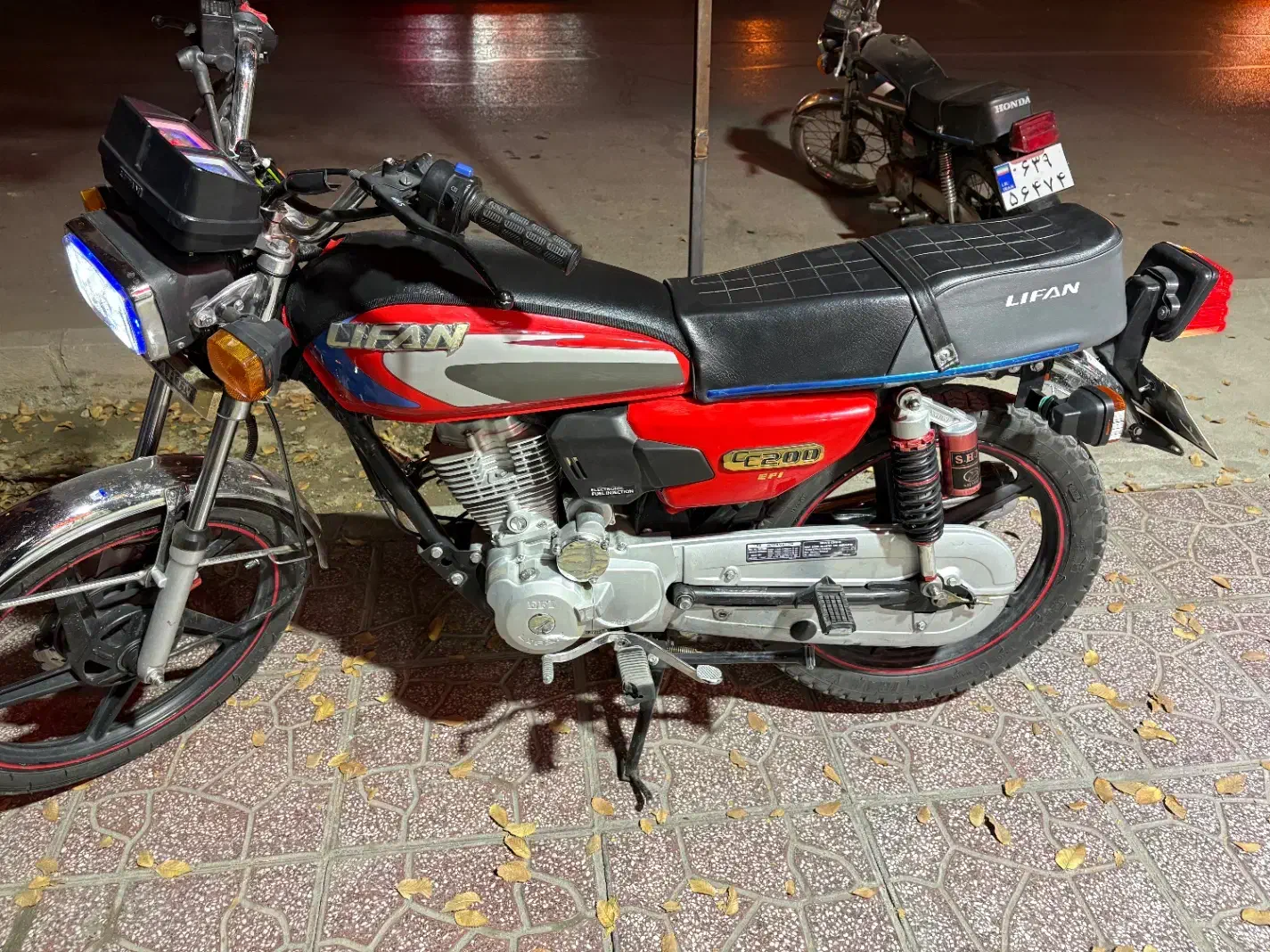 هندا شاهین موتور ۲۰۰ مدل ۴۰۲|موتورسیکلت|یزد, |دیوار