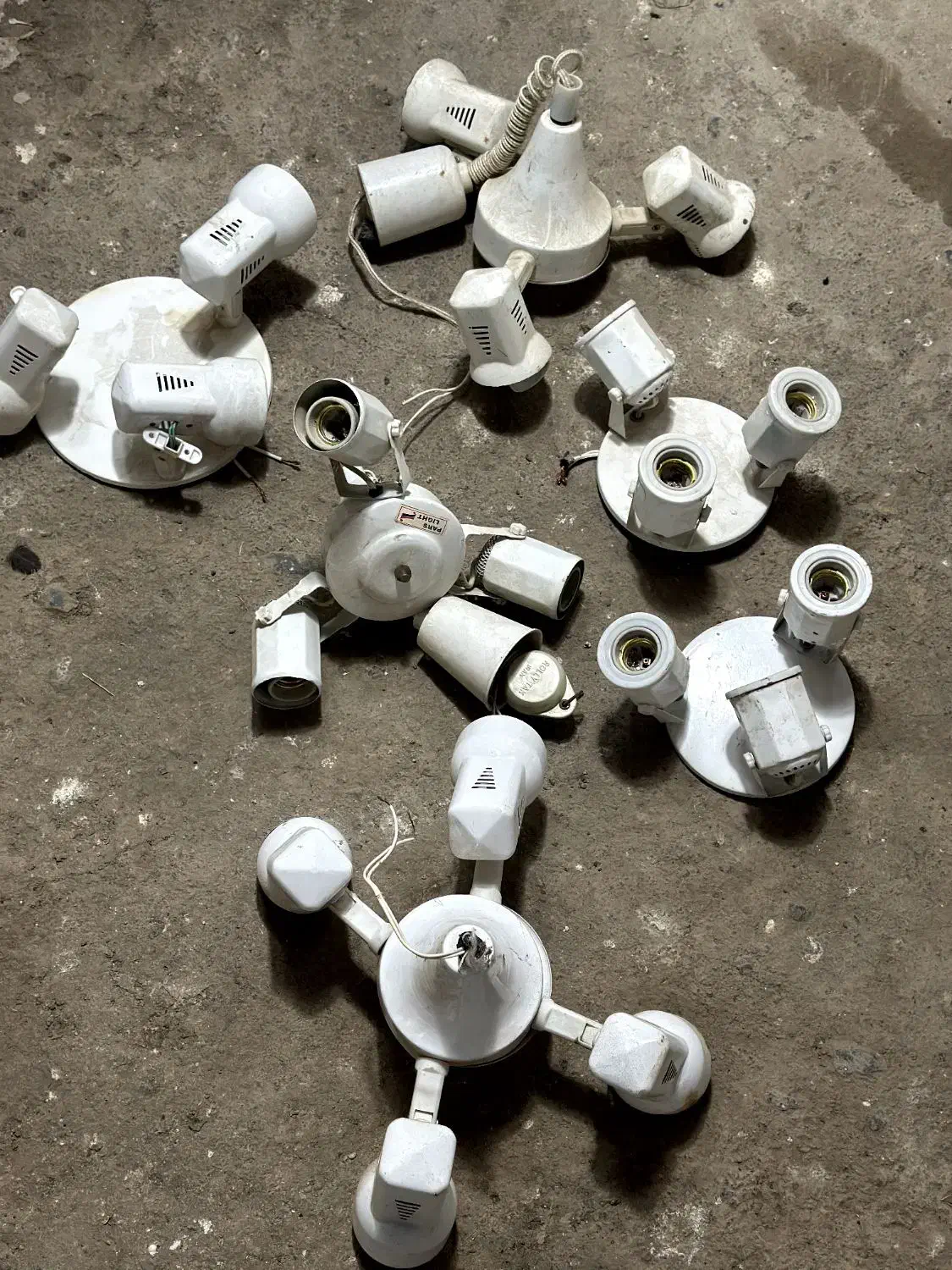 سرلامپ سه تایی پایه لامپ|لامپ و چراغ|بروجرد, |دیوار