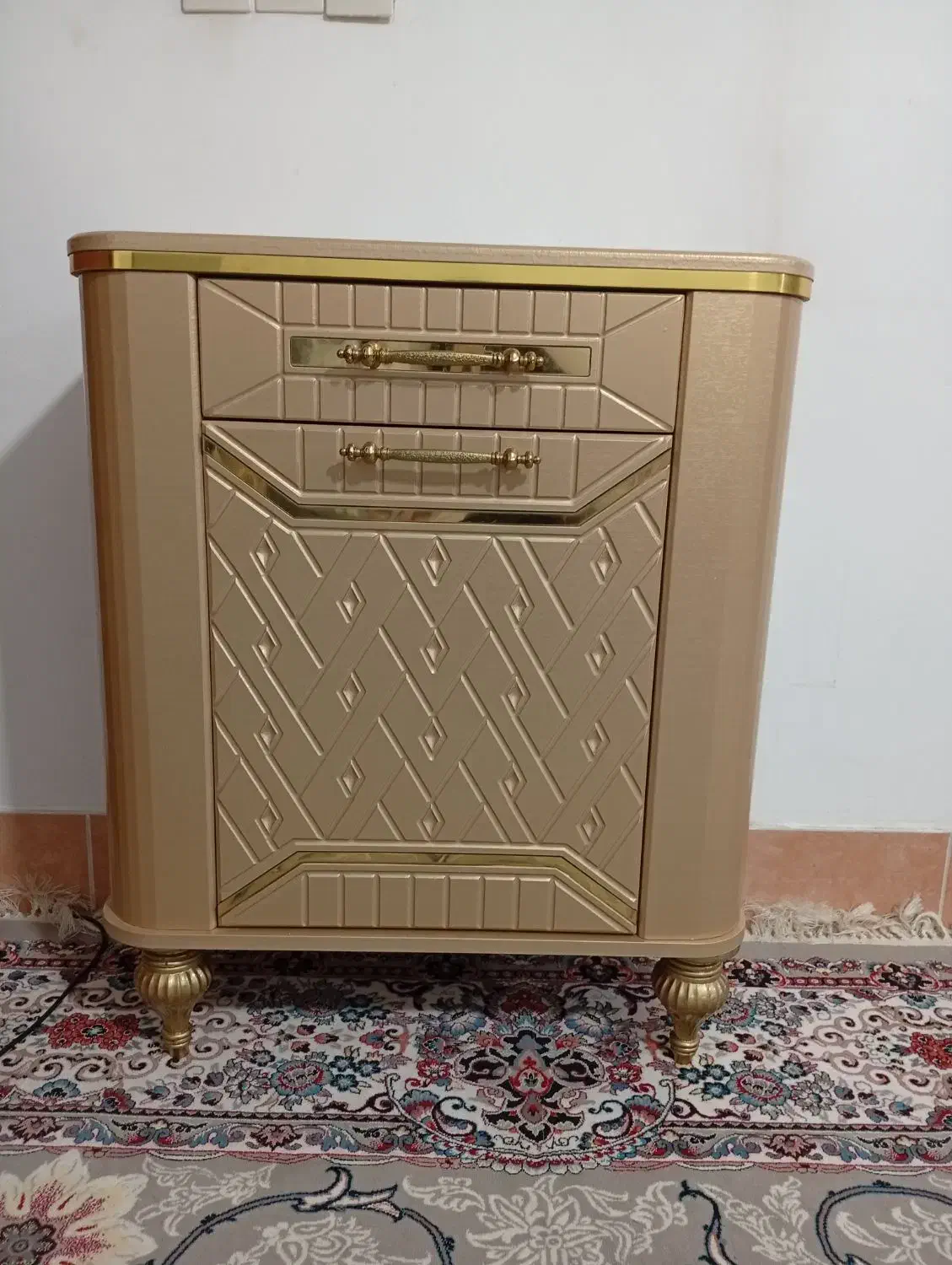 جاکفشی|جاکفشی، کمد، دراور|بیرجند, |دیوار