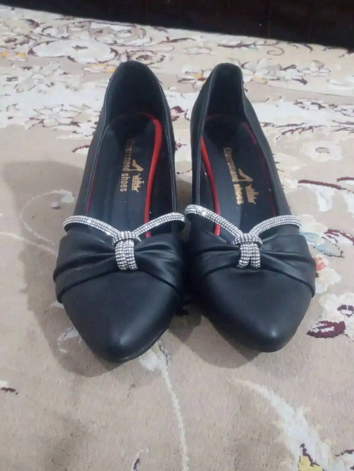 کفش پاشنه بلند زنانه|کیف، کفش، کمربند|ری, بی‌بی شهر بانو|دیوار