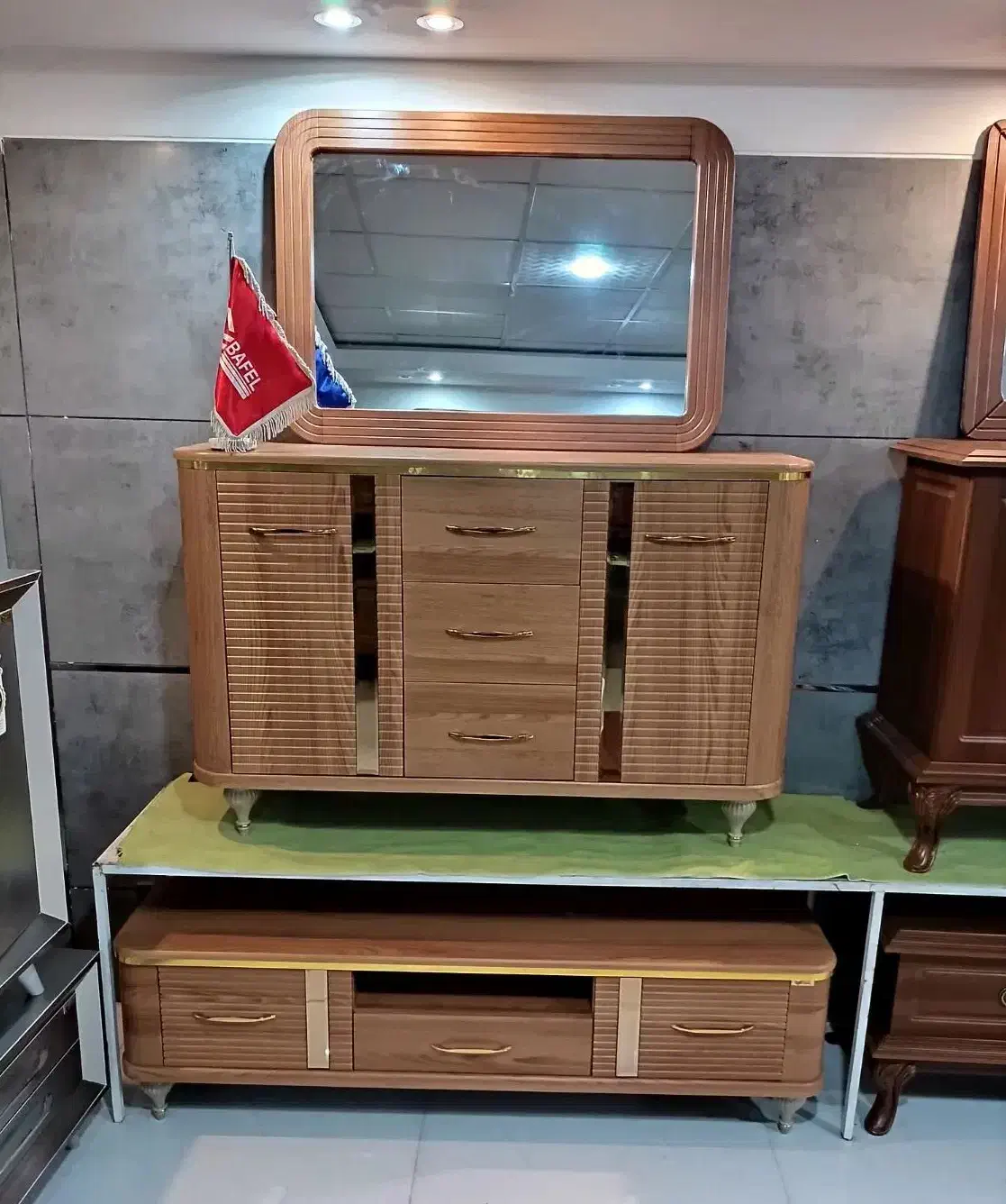 شرایط قسطی+آینه کنسول/جاکفشی/میز تلویزیون/کد ۲۱۲f|بوفه، ویترین، کنسول|همدان, |دیوار