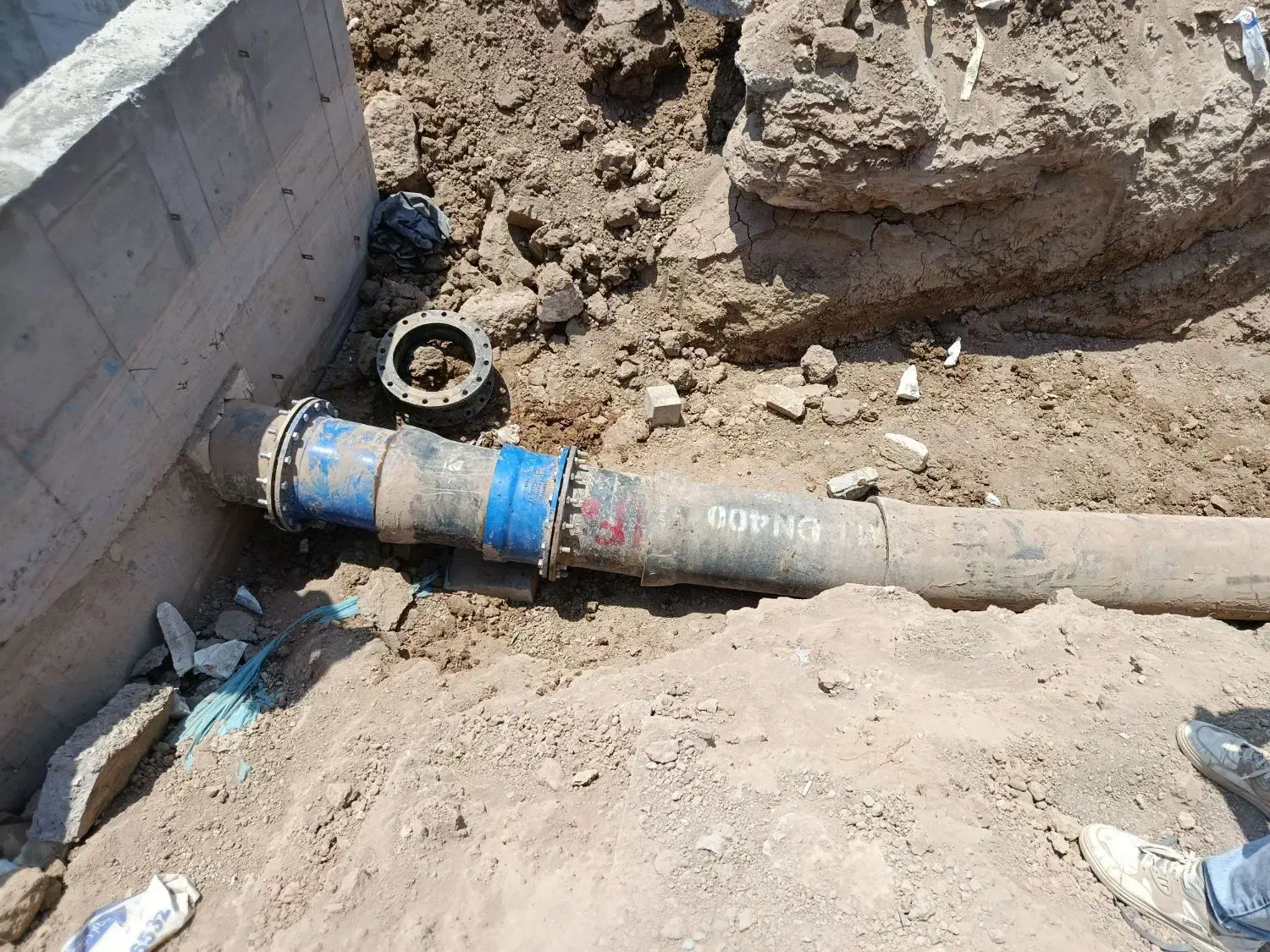 اجرا و جوشکاری لوله های پلی اتیلن ، چدن و آزبست.|خدمات پیشه و مهارت|قم, چهل درخت|دیوار