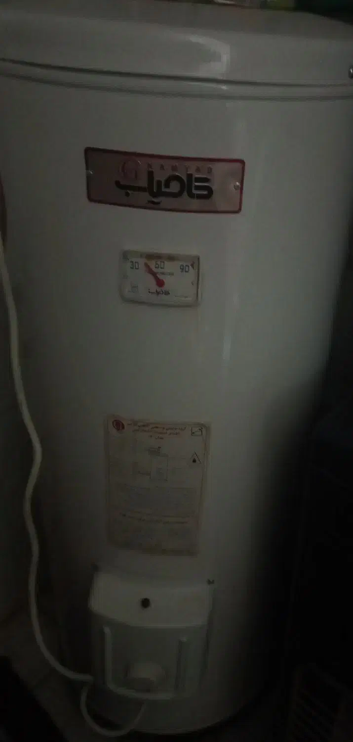فروش آبگرمکن برقی سالم و تمیز|آبگرمکن، پکیج، شوفاژ|جیرفت, |دیوار