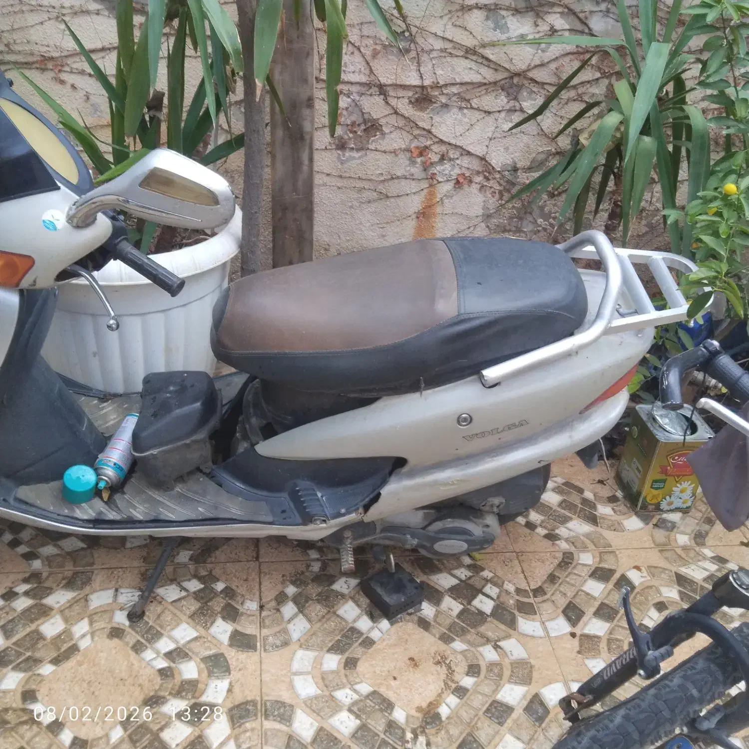 موتور پاکشتی|موتورسیکلت|شیراز, شیشه‌گری|دیوار