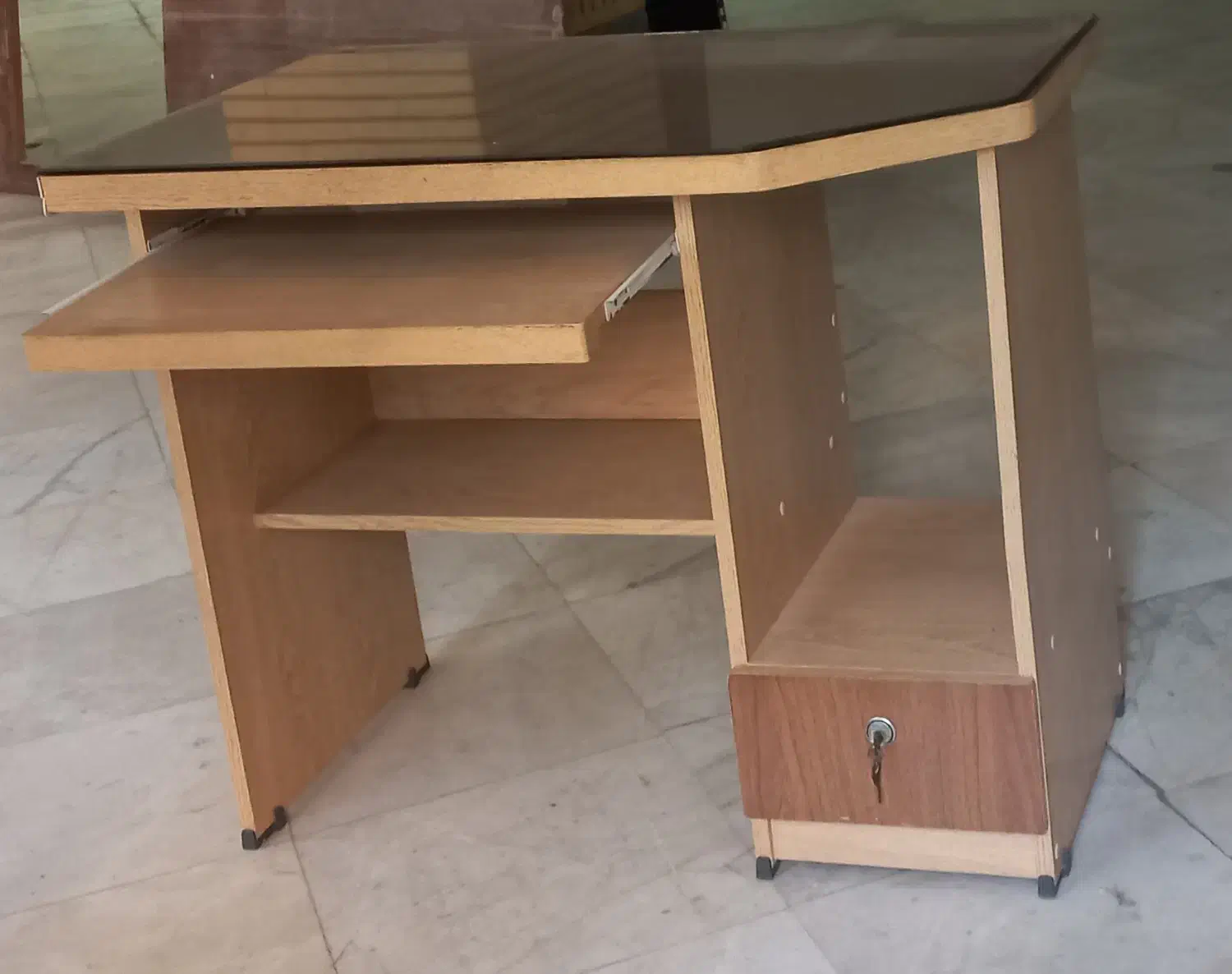 میز کامپیوتر نو|میز تحریر و کامپیوتر|کرج, عظیمیه|دیوار