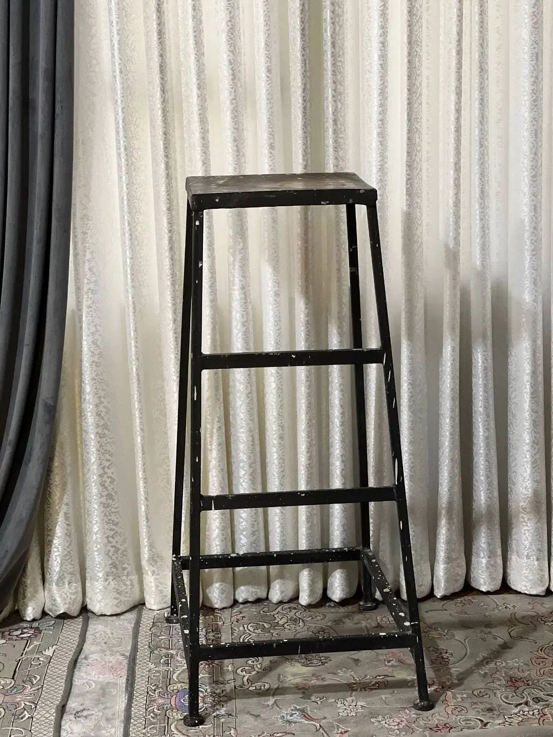 چهار پایه فلزی|ابزارآلات|فردیس, نسترن شرقی|دیوار