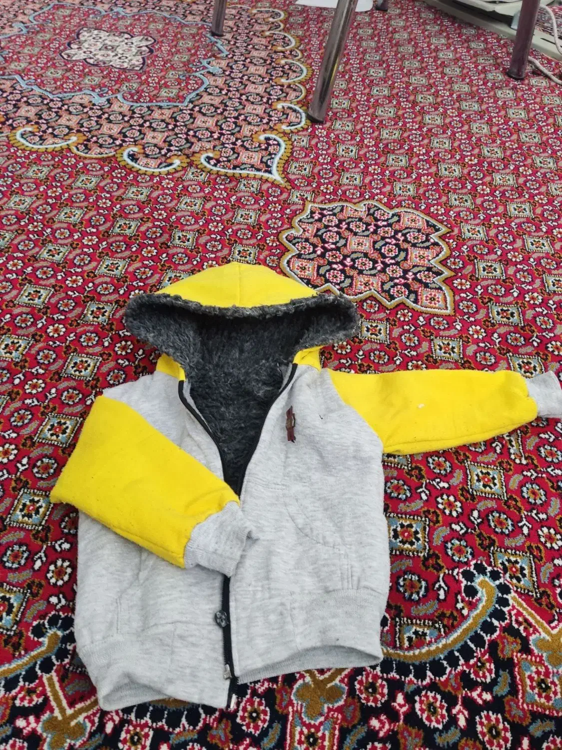 کاپشن های بچگانه در حد نو از یکسال تا پنج سال|کفش و لباس بچه|قروه, |دیوار