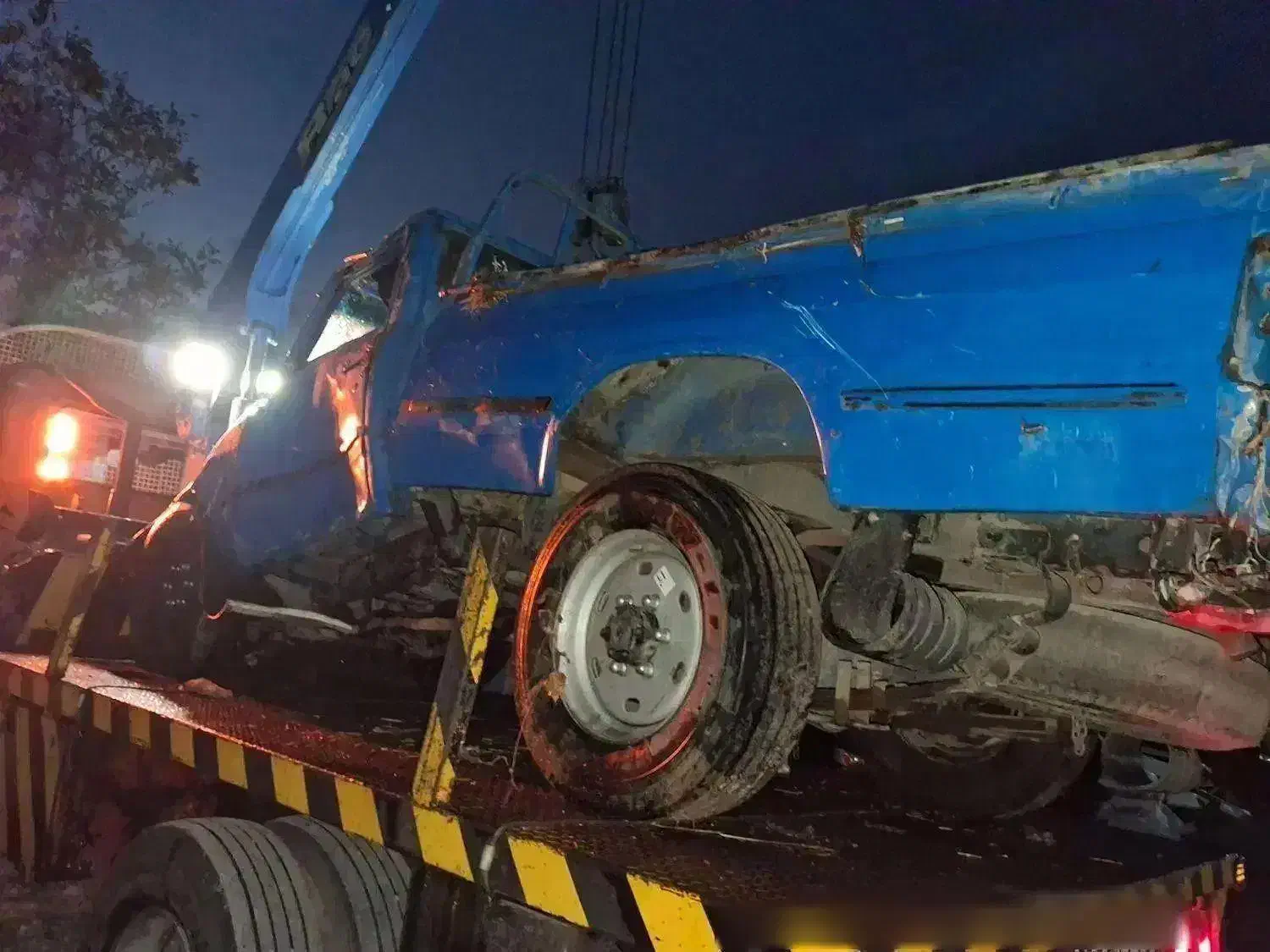 نیسان تصادفی|خودرو سواری و وانت|اهر, |دیوار