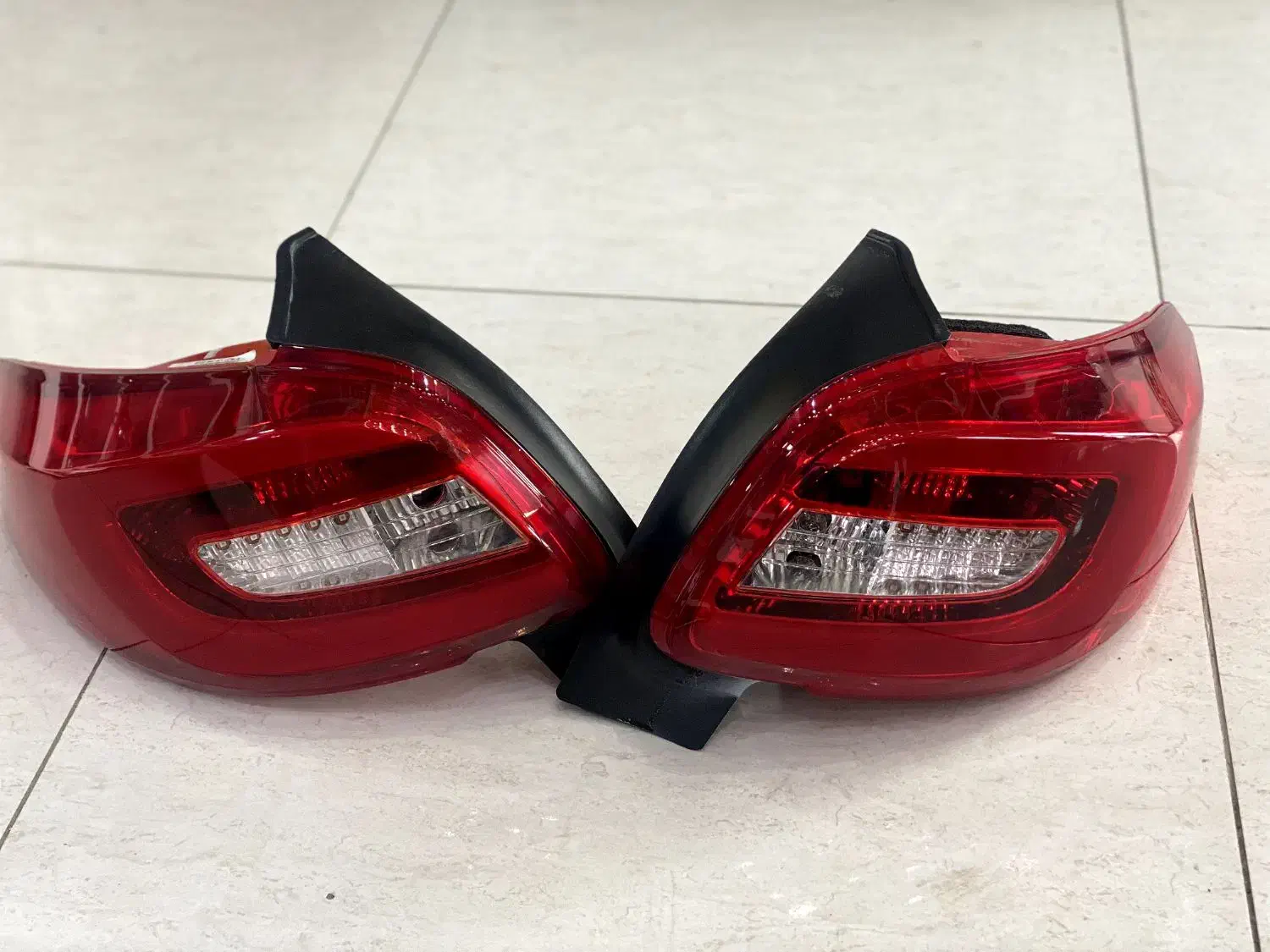 چراغ عقب 207|قطعات یدکی و لوازم جانبی|سردشت, |دیوار