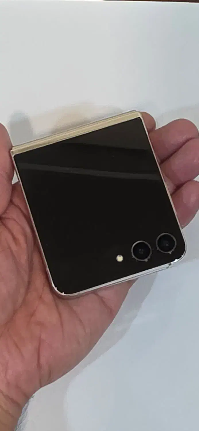 گوشی سامسونگ z flip 5 رجیستر شده در حد نو با کارتن|موبایل|تهران, طرشت|دیوار