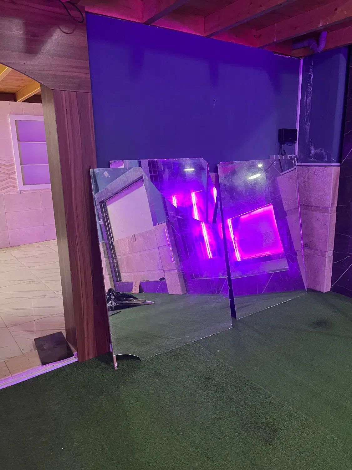 آینه باشگاهی|آینه|بابل, |دیوار