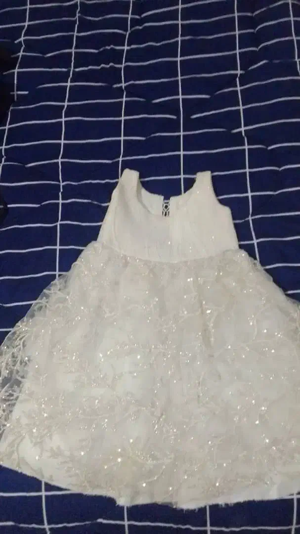 لباس|لباس|شاهینشهر, شهرک گلدیس|دیوار