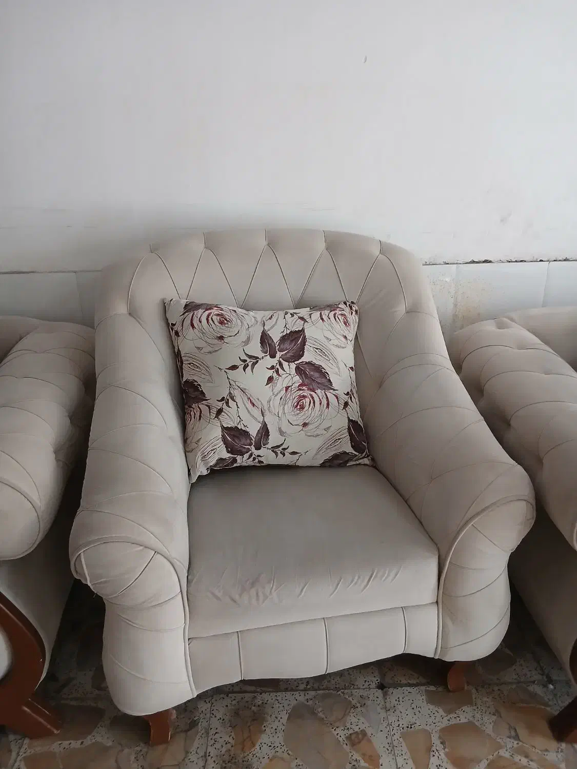 مبل ۷نفره با فروش فوری|مبلمان خانگی و میز عسلی|رشت, جهاد|دیوار