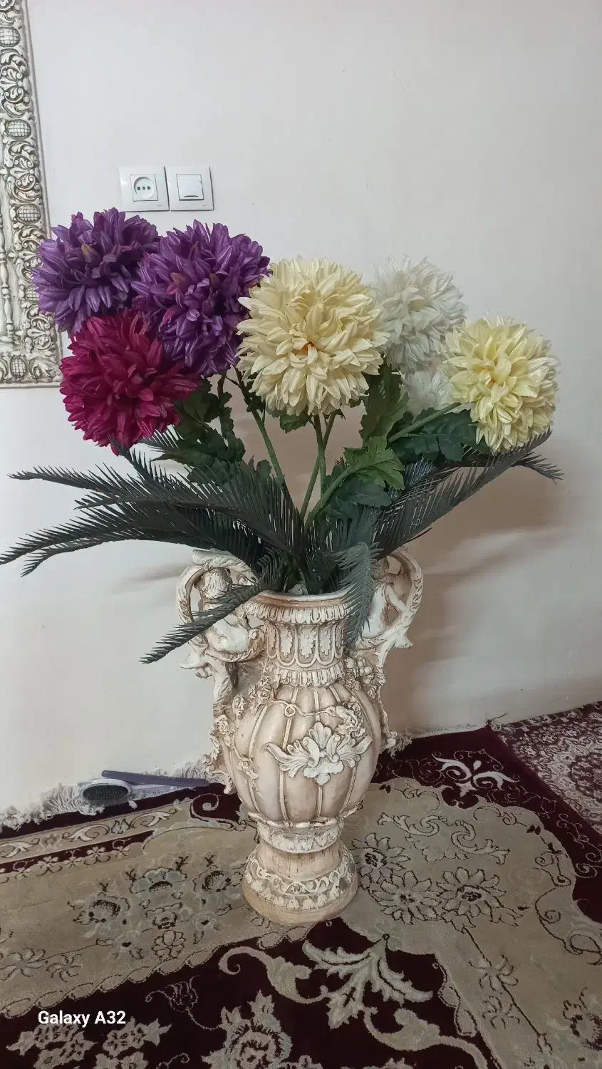 گلدون و گل مصنوعی  تزئینی تمیز و سالم|گل مصنوعی|مشهد, طلاب|دیوار