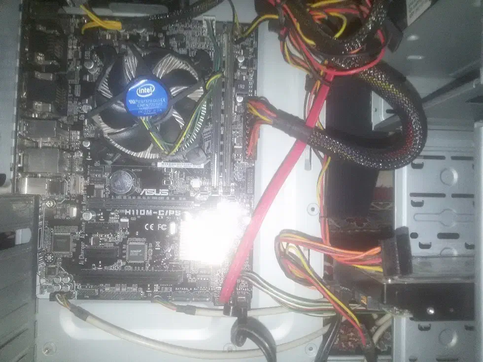 کیس کامپیوتر نسل 7 و 3|رایانه رومیزی|قم, چهل درخت|دیوار