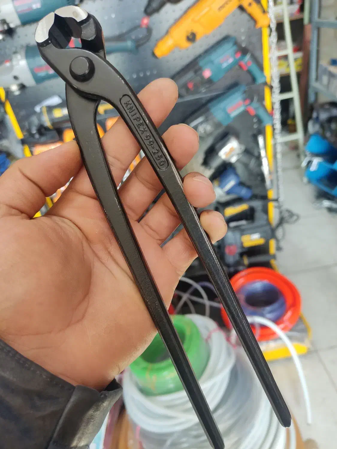 گاز انبر کنیپکس و جعبه بکس|ابزارآلات|سنندج, |دیوار