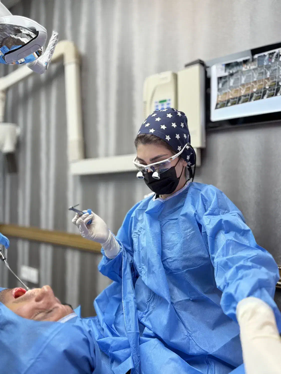 دندانپزشکی شهرقدس (ایمپلنت،لمینیت،کامپوزیت)|خدمات آرایشگری و زیبایی|قدس, شهر‌قدس|دیوار