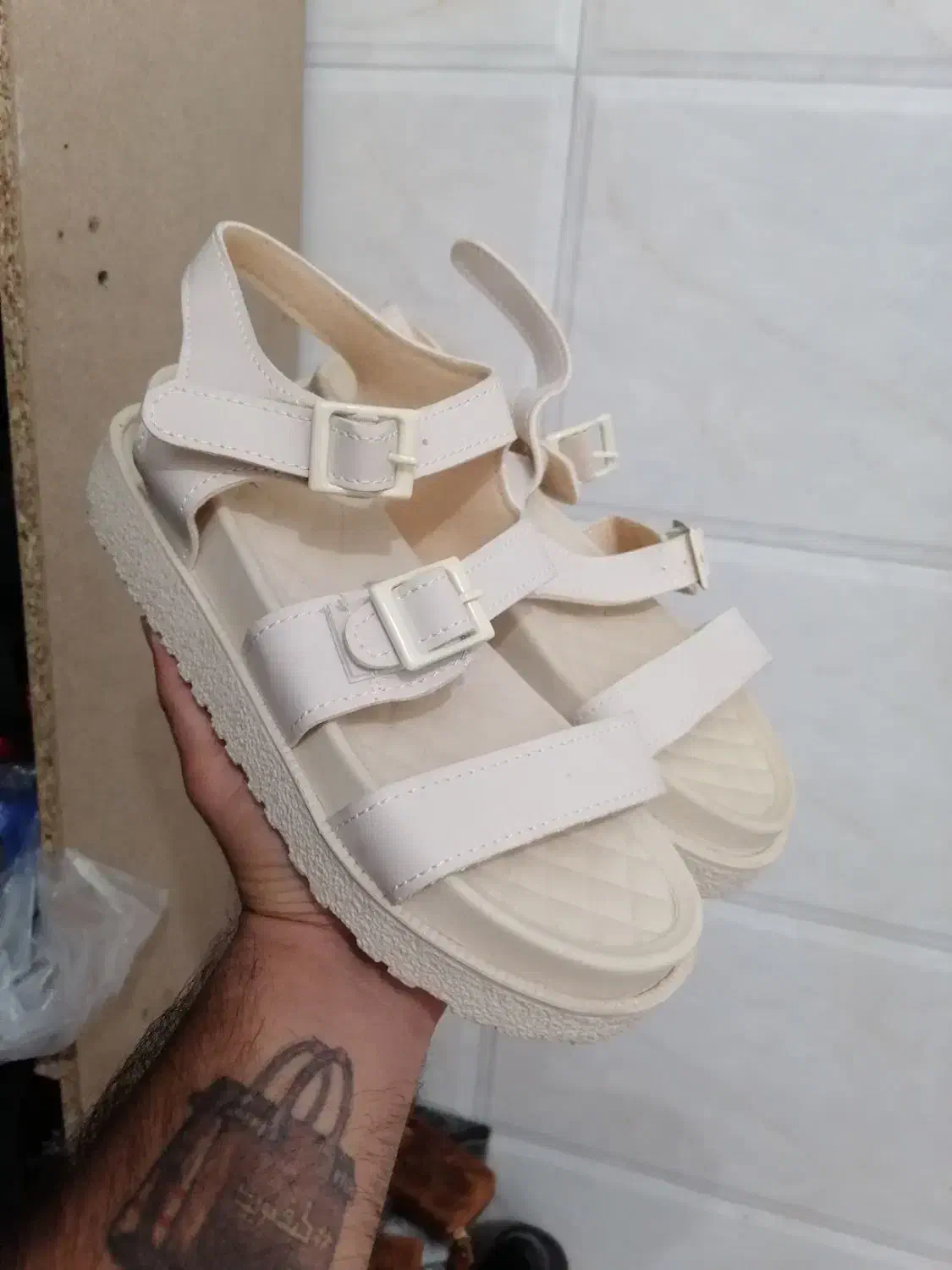 صندل تابستونی|کیف، کفش، کمربند|قم, نیروگاه|دیوار