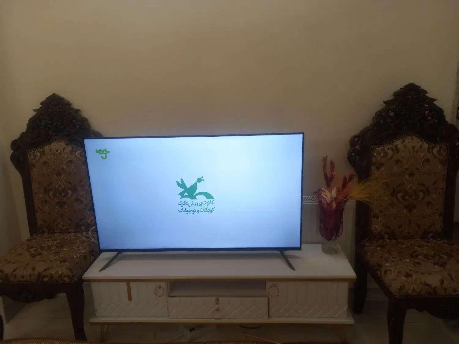 مبل ۹نفره همراه با میز عسلی|مبلمان خانگی و میز عسلی|برخوار, |دیوار