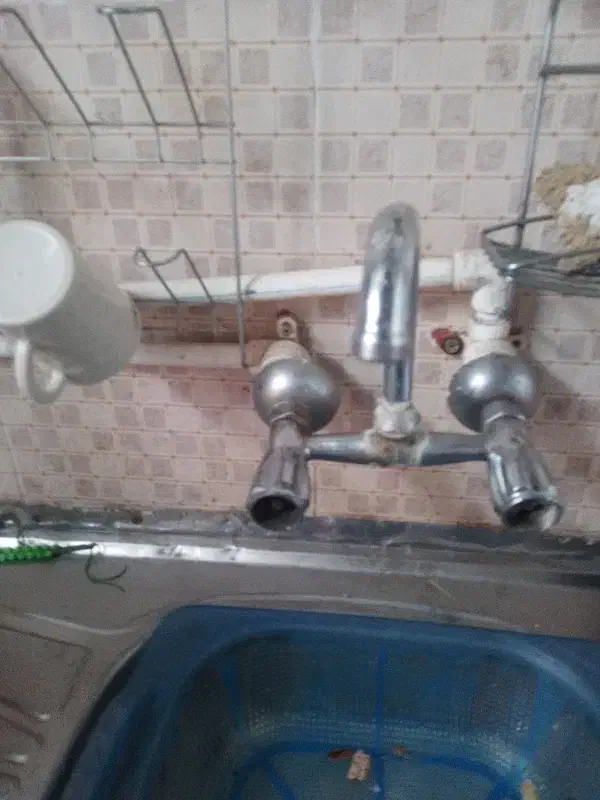 لوله کشی اب سفید جوش کاری اب گرم کن وتعمیر شیرآلات|خدمات پیشه و مهارت|رفسنجان, |دیوار