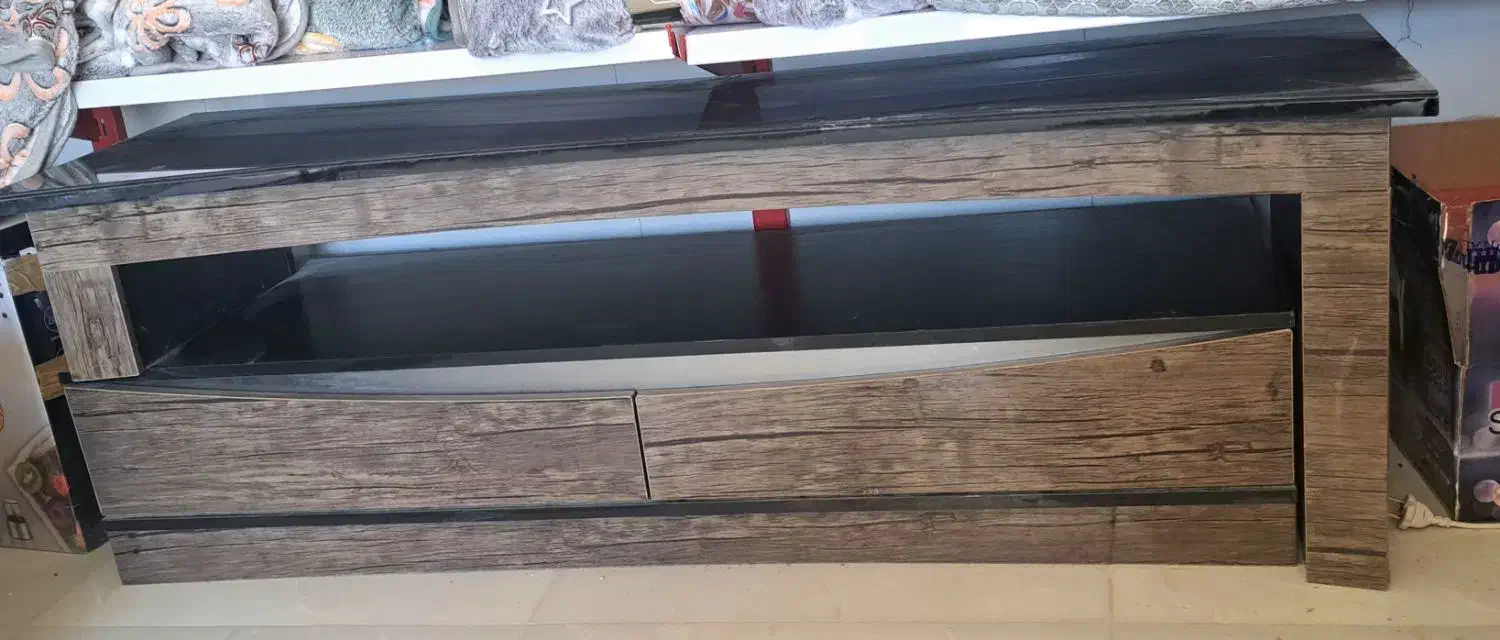 زیر تلویزیون|میز تلویزیون|ایوان, |دیوار