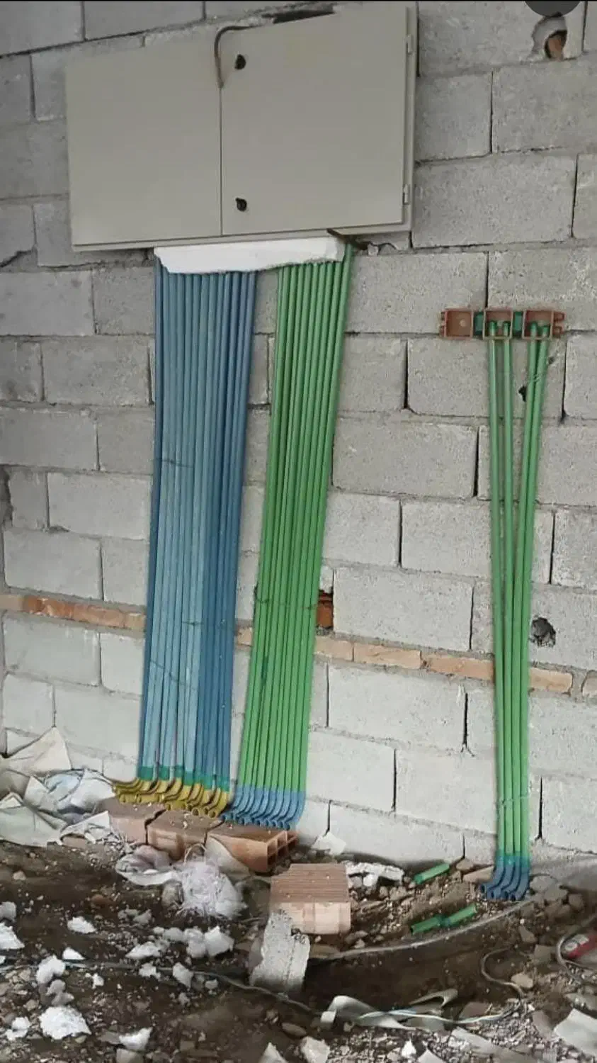 برقکاری و سیم کشی ساختمان|خدمات پیشه و مهارت|سراب, |دیوار