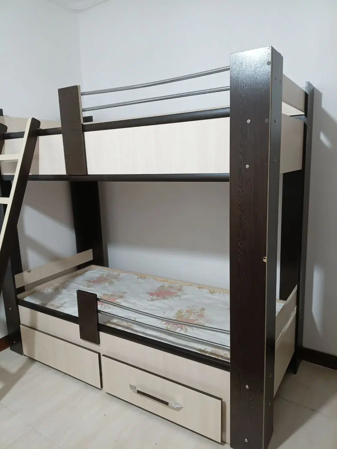 تخت دوطبقه MDF|تخت و سرویس خواب|همدان, |دیوار