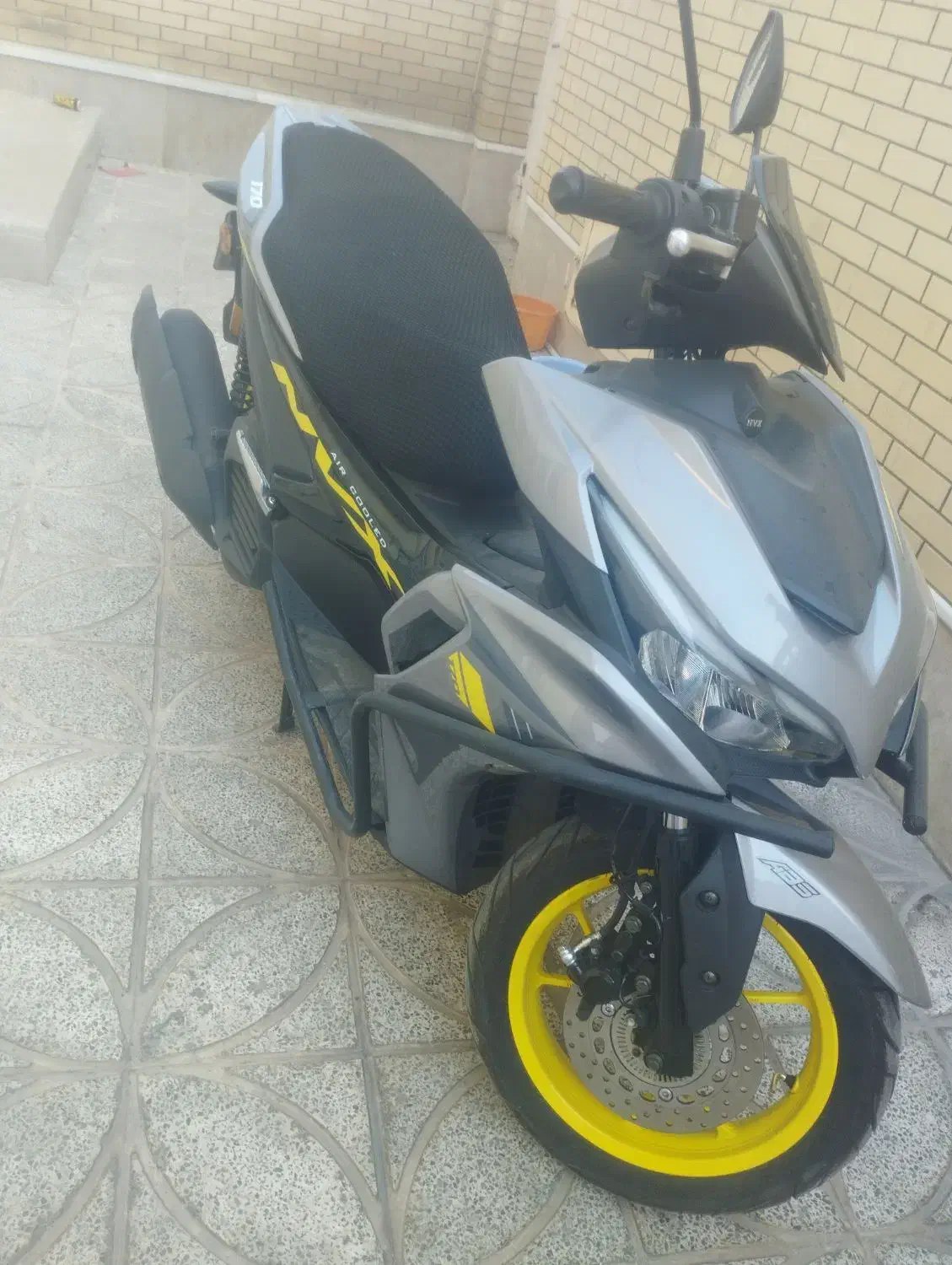 کلیک کبیر ایروکس 170|موتورسیکلت|شیراز, دروازه قران|دیوار