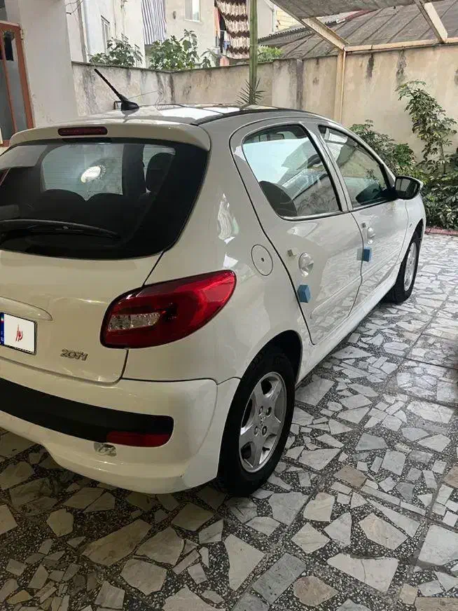 پژو۲۰۷دنده ای پاناروما فول مدل ۱۴۰۱|خودرو سواری و وانت|رشت, جهاد|دیوار