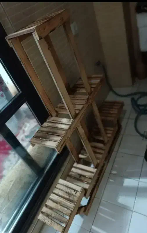 استند چوبی|مبلمان خانگی و میز عسلی|اصفهان, شهرک میلاد|دیوار