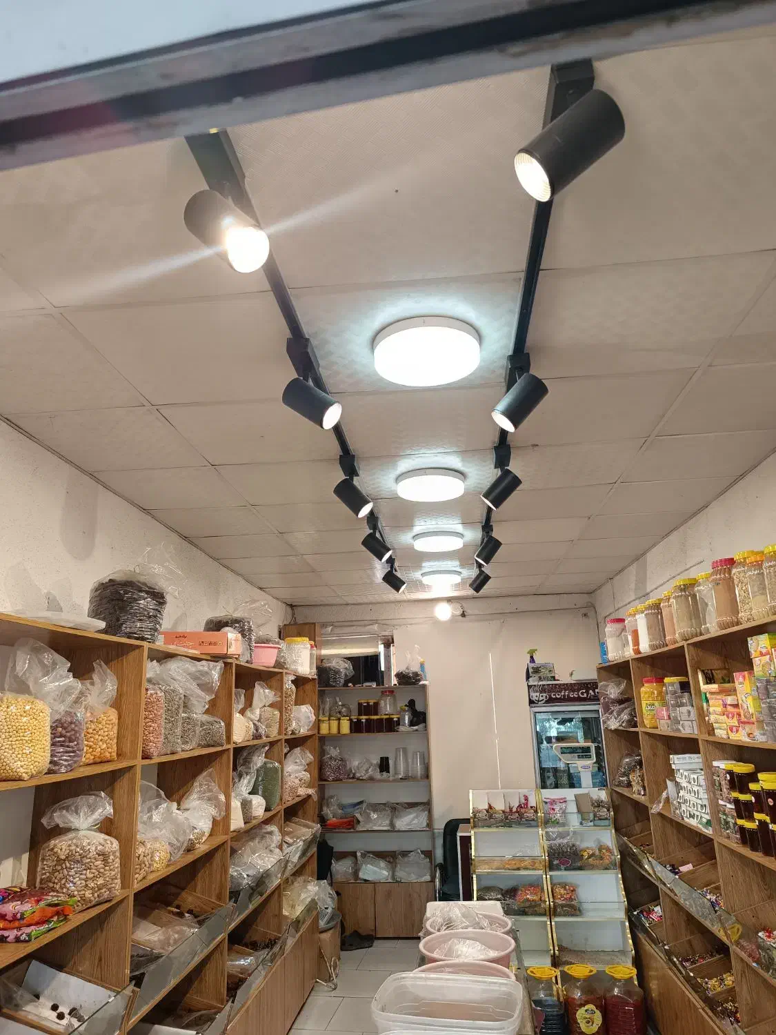 قفسه و تجهیزات آجیل و خشکبار|فروشگاه و مغازه|بندر انزلی, میان پشته|دیوار