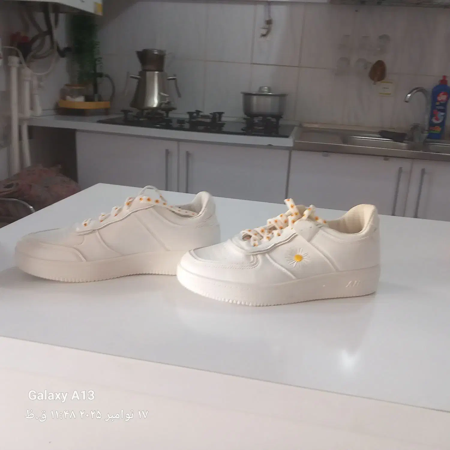 کفش اسپرت دخترانه|کیف، کفش، کمربند|پرند, فاز ۶|دیوار