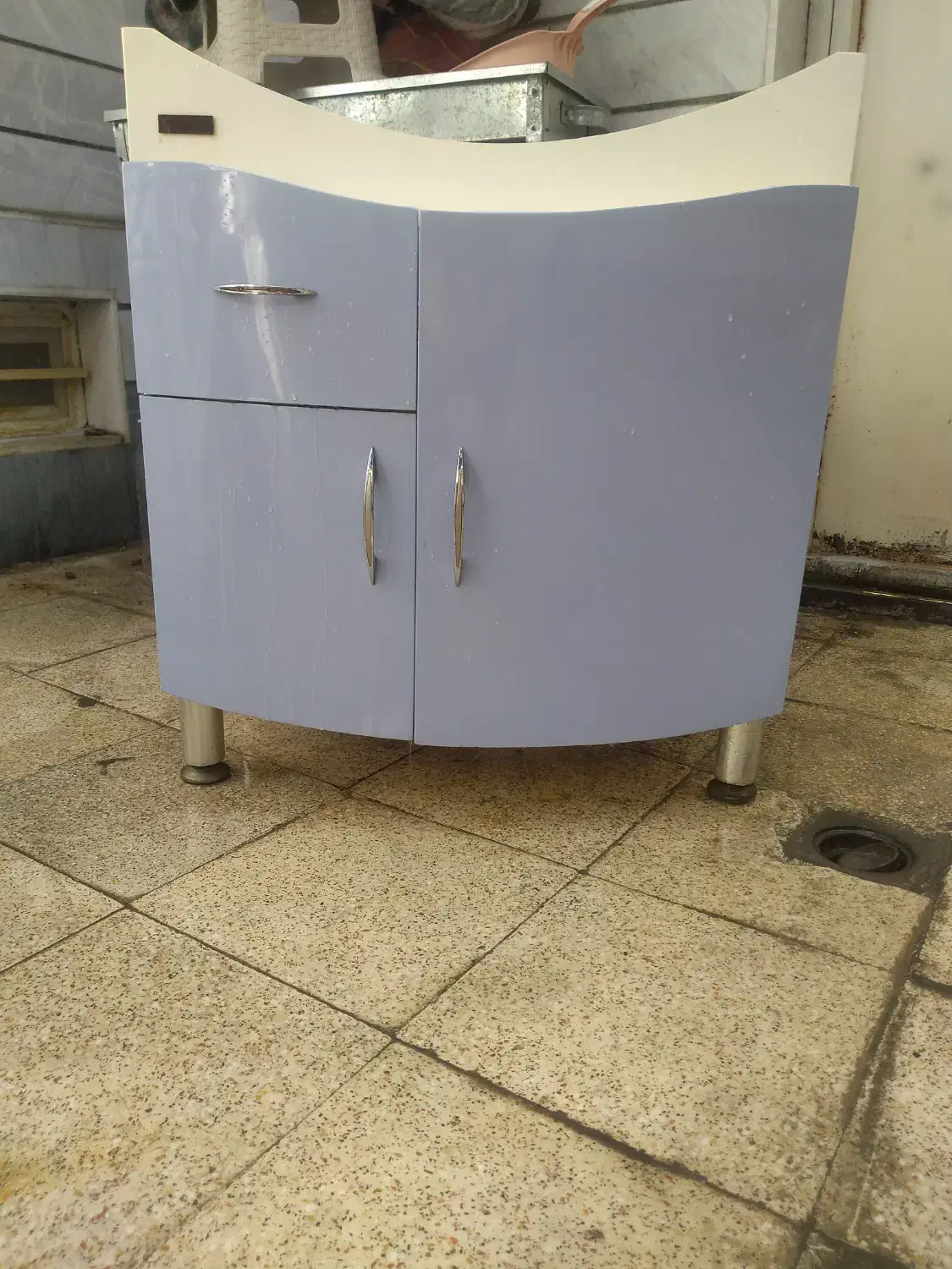 کمد رو شویی کاملا سالم|لوازم سرویس بهداشتی|خرمآباد, |دیوار