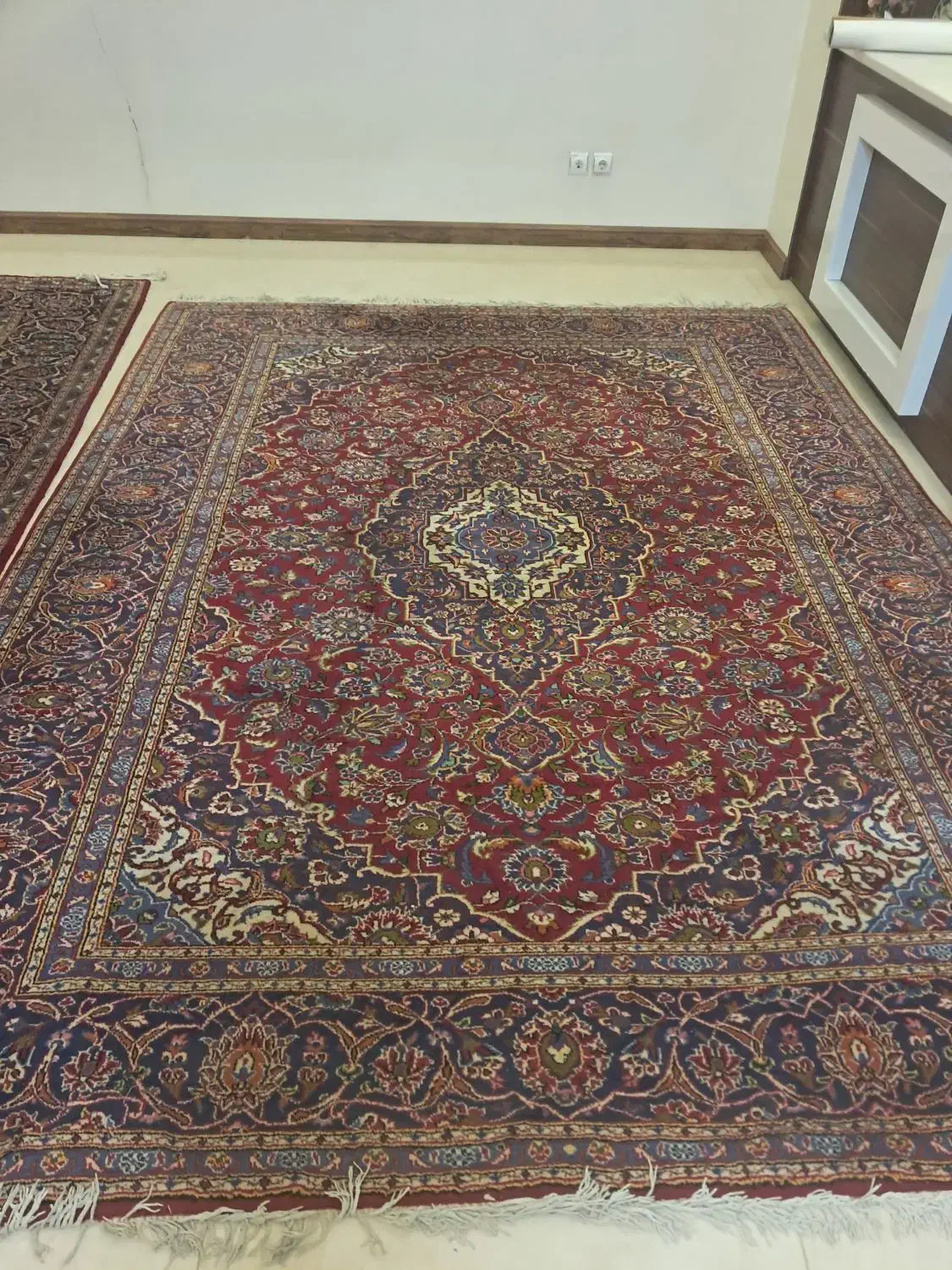 فرش دست بافت|فرش|اصفهان, خواجه عمید|دیوار