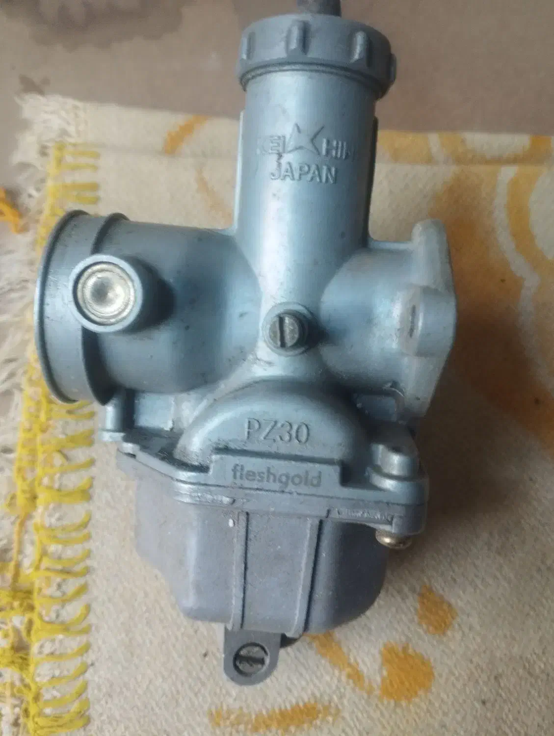 کاربرات ۲۰۰|قطعات یدکی و لوازم جانبی|اصفهان, نقش جهان|دیوار