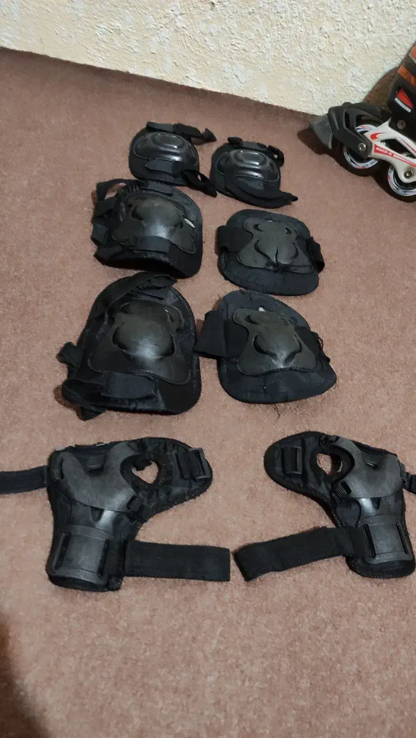 کفش اسکیت سایز ۳۵ تا۳۸ قابل تنظیم|دوچرخه، اسکیت، اسکوتر|بندر انزلی, شهرک 29 فروردین نیروی دریایی|دیوار