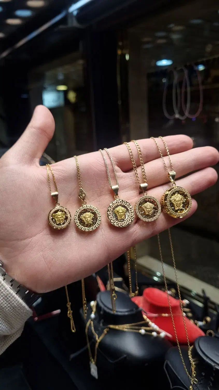 پلاک آویز ورساچه طلا|جواهرات|تهران, صد دستگاه|دیوار