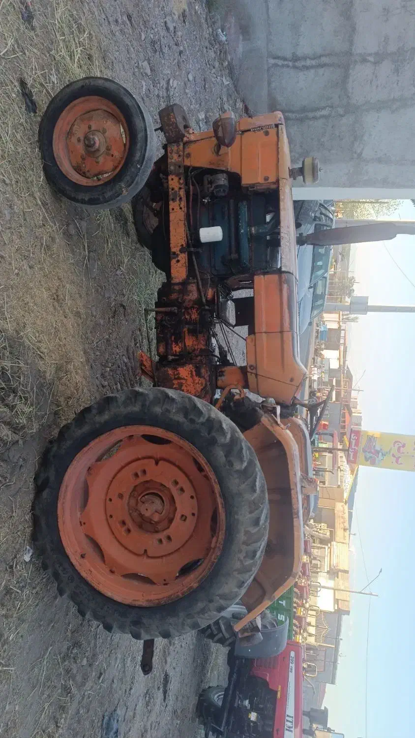 تراکتور رومانی|خودرو سنگین|میانه, |دیوار