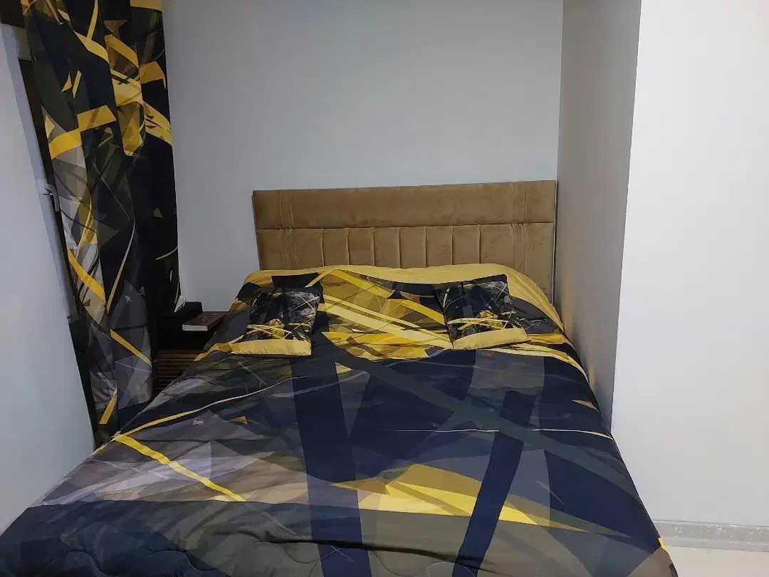 تخت دو نفره به همراه پاتختی و میز آرایش|تخت و سرویس خواب|تهران, باغ فیض|دیوار