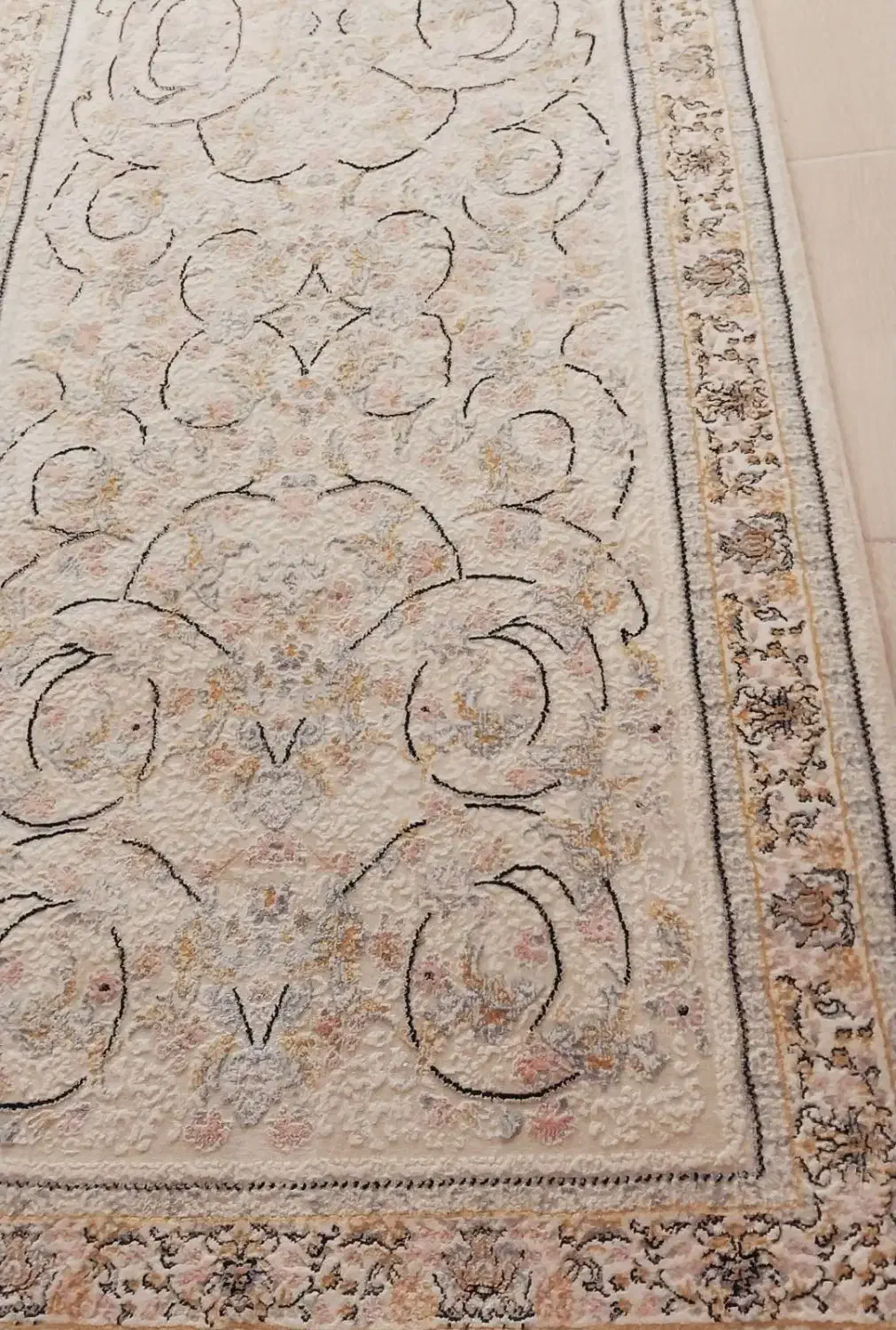 فرش کناره درحد نو نو|فرش|سهند, |دیوار