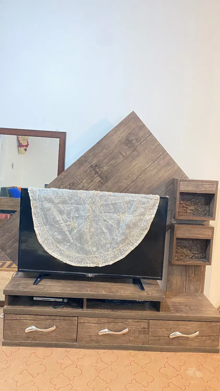 فروش دو عدد گلیم فرش و میز تی وی|گلیم، جاجیم، گبه|یاسوج, |دیوار